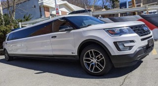 Ford Explorer phiên bản kéo dài chở được lên tới 10 người, giá quy đổi từ 1,6 tỷ đồng